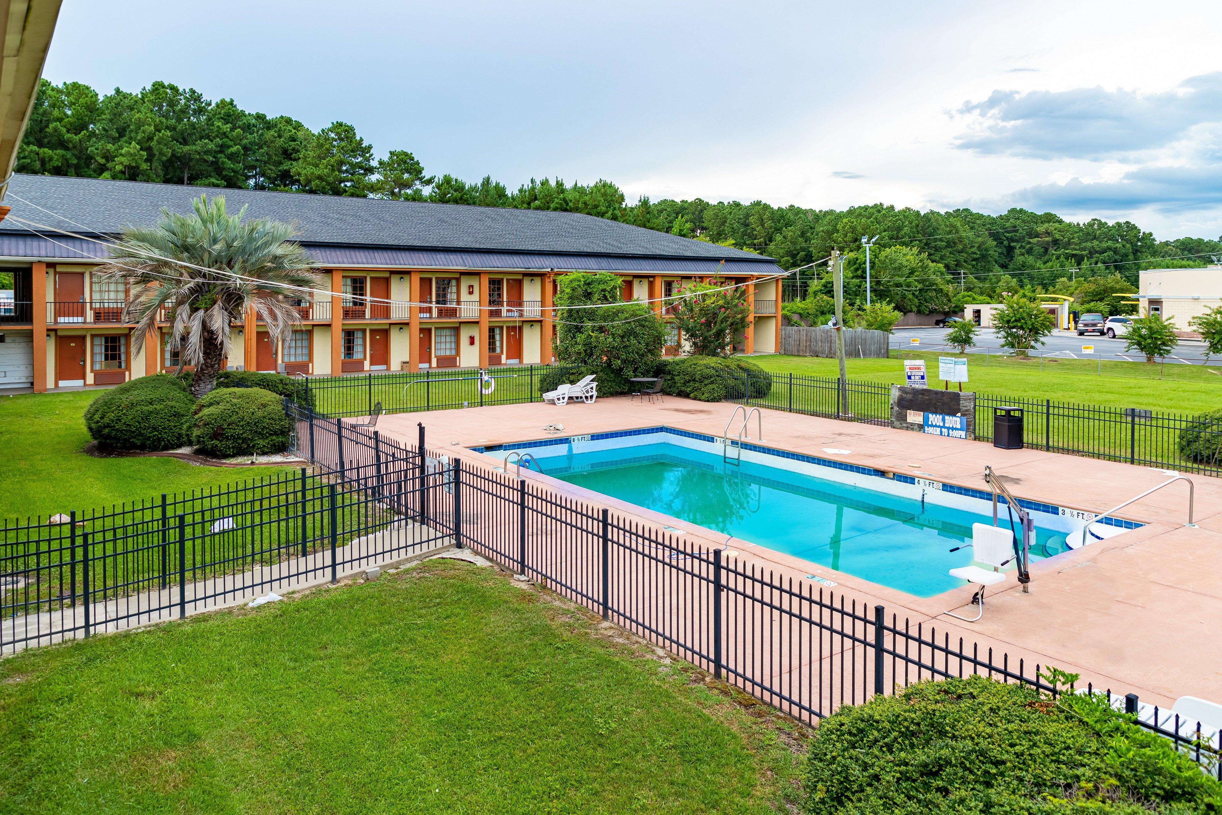 Red Roof Inn Savannah - Richmond Hill I-95 Exterior photo